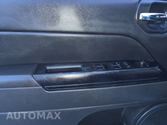 2016 Jeep Patriot High Altitude Edition – miniatura 9