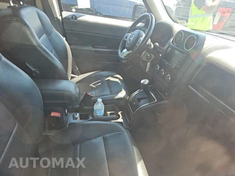 2016 Jeep Patriot High Altitude Edition – miniatura 8