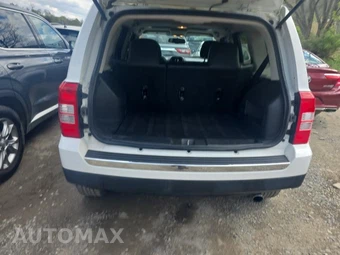 2016 Jeep Patriot High Altitude Edition – miniatura 19
