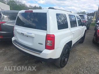 2016 Jeep Patriot High Altitude Edition – miniatura 4