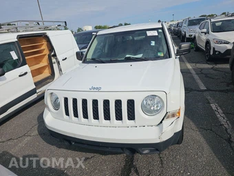 2016 Jeep Patriot Latitude – miniatura 2