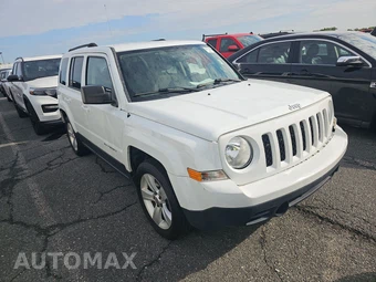 2016 Jeep Patriot Latitude – miniatura 3