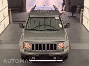2016 Jeep Patriot Latitude - miniatura 2