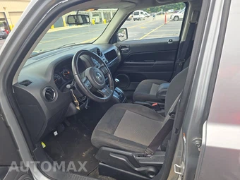 2016 Jeep Patriot Latitude - miniatura 7