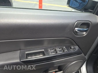 2016 Jeep Patriot Latitude - miniatura 9