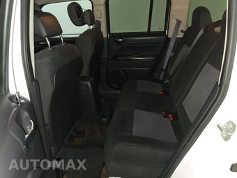 2016 Jeep Patriot Latitude – miniatura 13