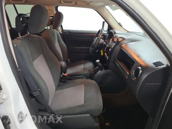 2016 Jeep Patriot Latitude – miniatura 8
