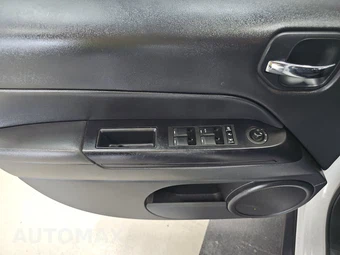 2016 Jeep Patriot Latitude – miniatura 9