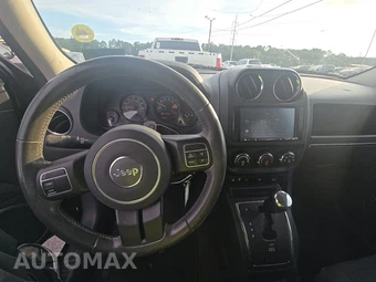 2016 Jeep Patriot Latitude – miniatura 11