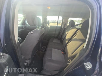 2016 Jeep Patriot Latitude – miniatura 13