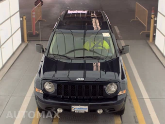 2016 Jeep Patriot Latitude - miniatura 2