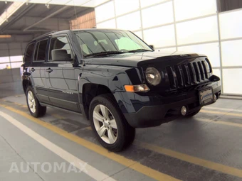 2016 Jeep Patriot Latitude - miniatura 3