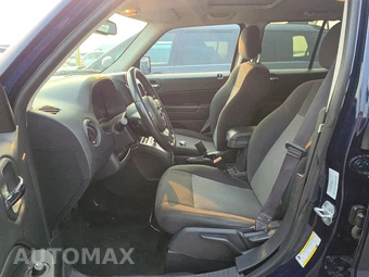 2016 Jeep Patriot Latitude - miniatura 7