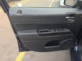 2016 Jeep Patriot Latitude - miniatura 9