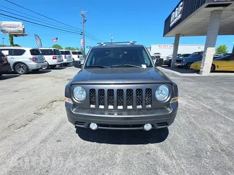 2016 Jeep Patriot Latitude – miniatura 2
