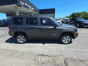 2016 Jeep Patriot Latitude – miniatura 5