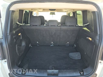 2016 Jeep Renegade 75th Anniversary Edition – miniatura 16