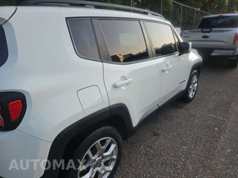 2016 Jeep Renegade Latitude – miniatura 4