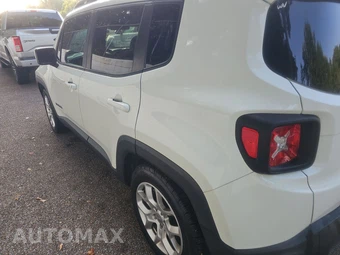2016 Jeep Renegade Latitude – miniatura 6
