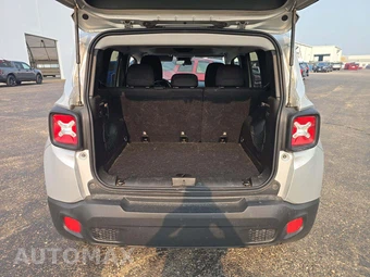 2016 Jeep Renegade Latitude – miniatura 11