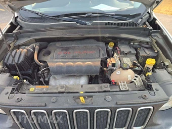 2016 Jeep Renegade Latitude – miniatura 23
