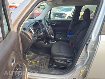 2016 Jeep Renegade Latitude – miniatura 3