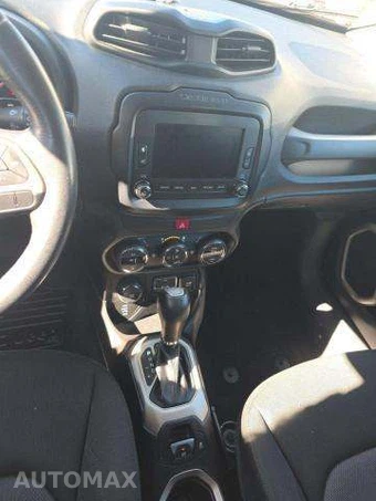 2016 Jeep Renegade Latitude – miniatura 11