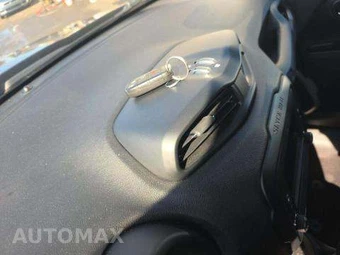 2016 Jeep Renegade Latitude – miniatura 9