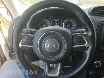 2016 Jeep Renegade Latitude – miniatura 10