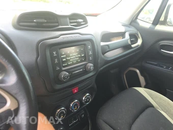 2016 Jeep Renegade Latitude – miniatura 11