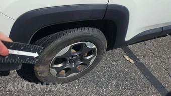 2016 Jeep Renegade Latitude – miniatura 23