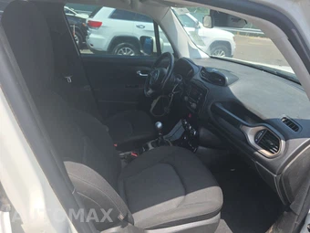 2016 Jeep Renegade Latitude – miniatura 8