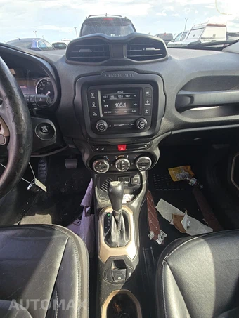 2016 Jeep Renegade Limited – miniatura 11