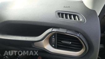 2016 Jeep Renegade Limited – miniatura 29
