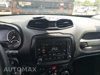 2016 Jeep Renegade Limited – miniatura 11