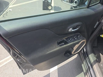 2016 Jeep Renegade Sport – miniatura 9