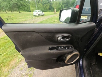 2016 Jeep Renegade Sport – miniatura 9