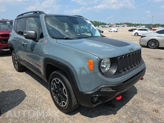 2016 Jeep Renegade Trailhawk – miniatura 3
