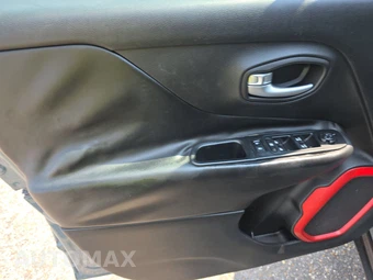 2016 Jeep Renegade Trailhawk – miniatura 9