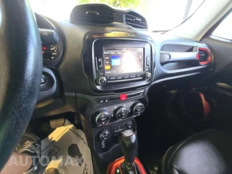 2016 Jeep Renegade Trailhawk - miniatura 10