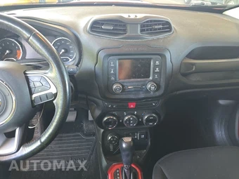2016 Jeep Renegade Trailhawk – miniatura 11