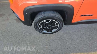 2016 Jeep Renegade Trailhawk – miniatura 32