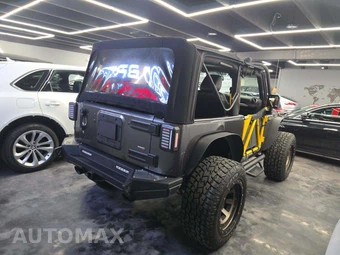 2016 Jeep Wrangler Freedom Edition - miniatura 3
