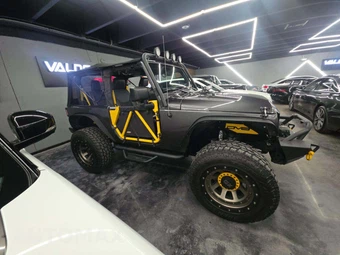 2016 Jeep Wrangler Freedom Edition - miniatura 4