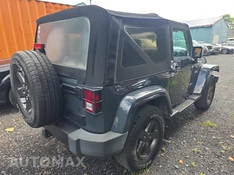 2016 Jeep Wrangler Freedom Edition - miniatura 4