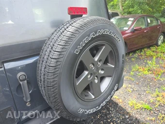 2016 Jeep Wrangler Freedom Edition - miniatura 7