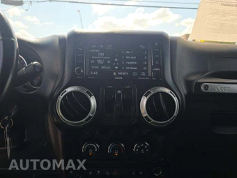 2016 Jeep Wrangler Sahara - miniatura 10