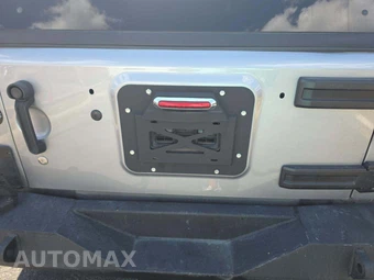 2016 Jeep Wrangler Sahara - miniatura 28