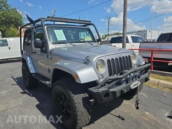 2016 Jeep Wrangler Sahara - miniatura 4