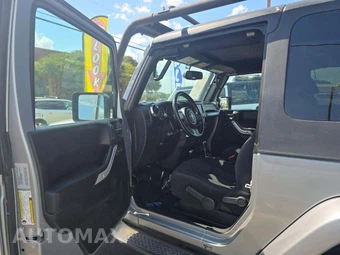 2016 Jeep Wrangler Sahara - miniatura 6